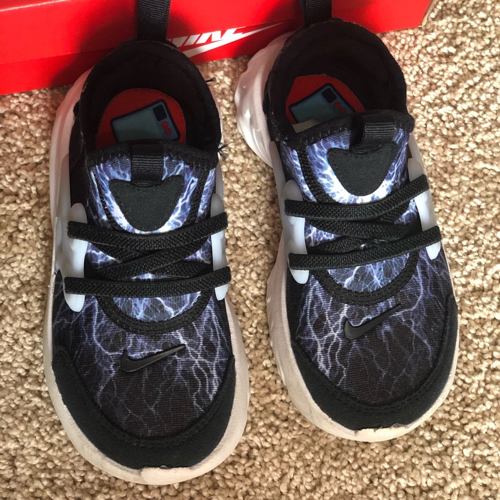 Nike shoes size 9c